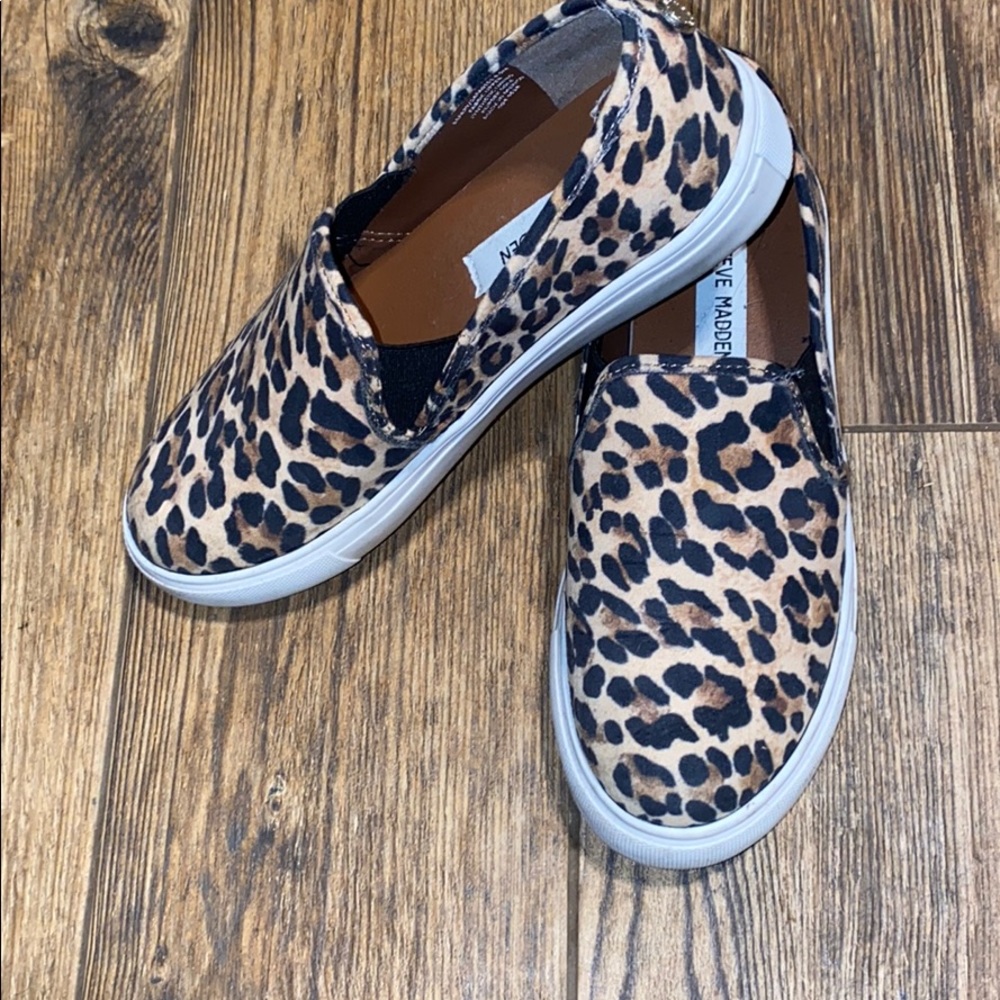 Steve Madden leopard slip ons